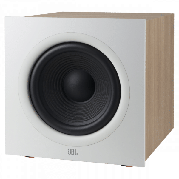 JBL stage 200p met een prachtige houten afwerking. Een net uitziende witte baffle waar een 10 inch driver in zit gemonteerd. Overgaauw Leiden.